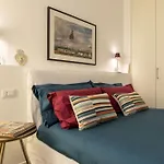 Col Di Lana Modern Apartment In Milan